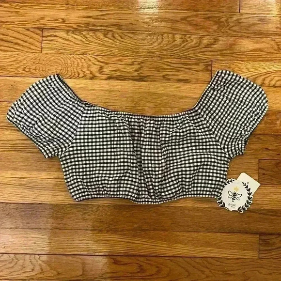 Queen Bees Tops - Queen Bees checkered gingham crop top! Size L NWT